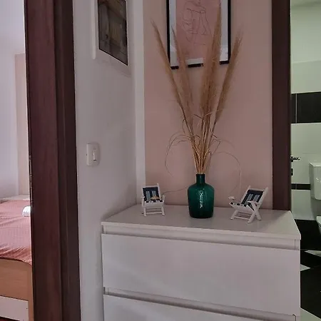 Mani - Modern Apartment *